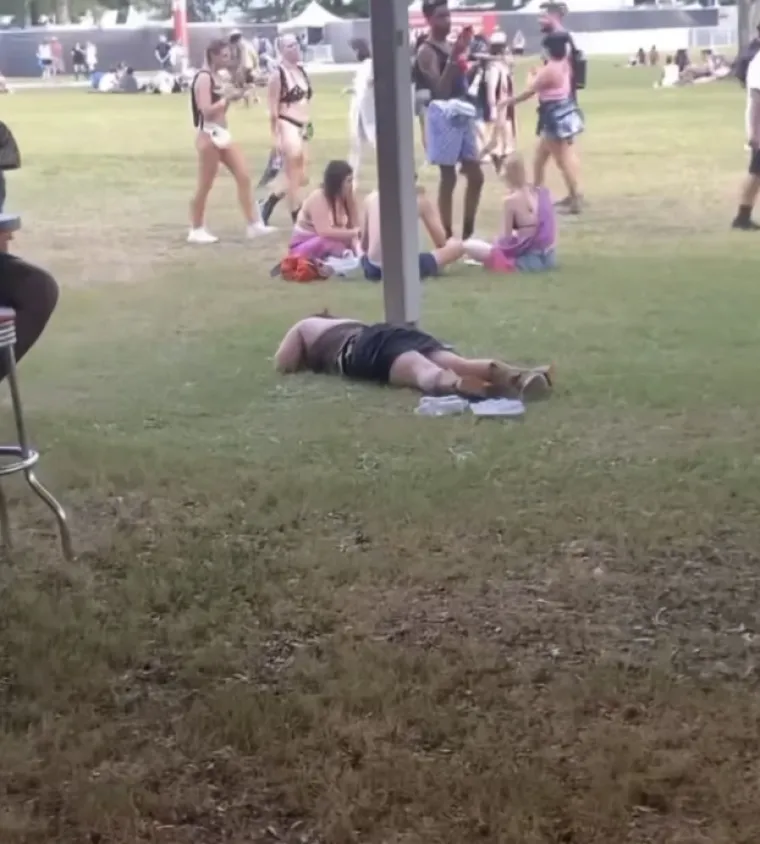 Spavanje s hranom ili nasred ulice? Ovi ljudi izgubili su bitku s umorom na najluđim mjestima