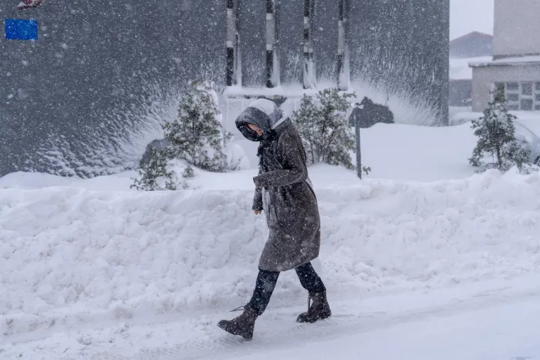 Kaos u Korenici, situacija se pogor&scaron;ava: Spa&scaron;ena obitelji s malom djecom