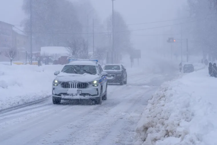 Kaos u Korenici, situacija se pogor&scaron;ava: Spa&scaron;ena obitelji s malom djecom
