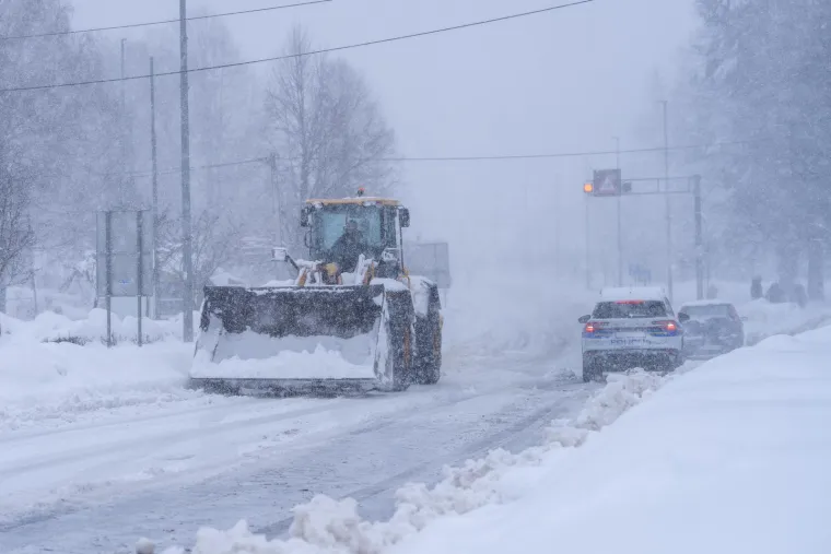 Kaos u Korenici, situacija se pogor&scaron;ava: Spa&scaron;ena obitelji s malom djecom