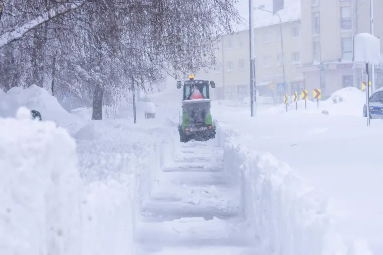Kaos u Korenici, situacija se pogor&scaron;ava: Spa&scaron;ena obitelji s malom djecom