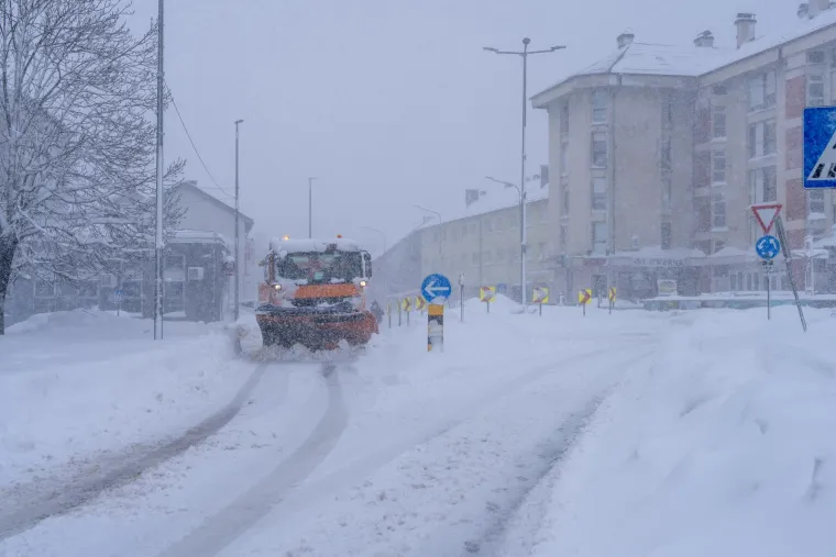 Kaos u Korenici, situacija se pogor&scaron;ava: Spa&scaron;ena obitelji s malom djecom