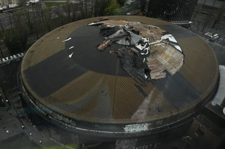 Oluja uni&scaron;tila i legendarnu Cibonu: Hoće li se i ovo ru&scaron;iti? Evo kako je nastradao Draženov dom