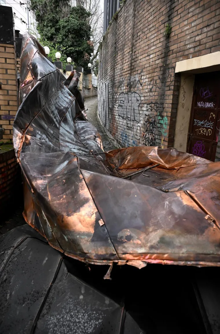 Oluja uni&scaron;tila i legendarnu Cibonu: Hoće li se i ovo ru&scaron;iti? Evo kako je nastradao Draženov dom