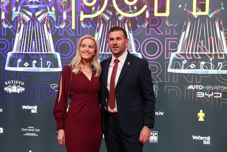 Giulliano, Goran Karan ili Mrle u gaćama: Ne zna se tko je &scaron;armantniji na dodjeli Porina