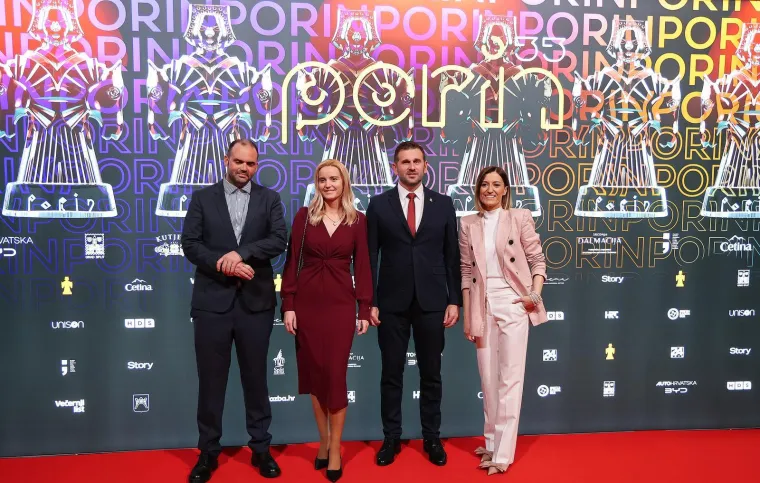 Giulliano, Goran Karan ili Mrle u gaćama: Ne zna se tko je &scaron;armantniji na dodjeli Porina