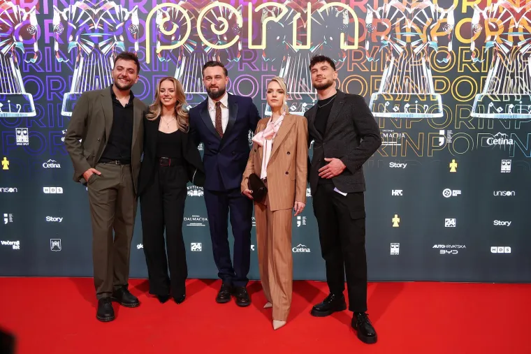 Giulliano, Goran Karan ili Mrle u gaćama: Ne zna se tko je &scaron;armantniji na dodjeli Porina