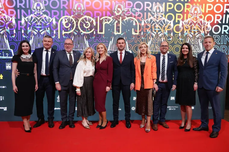 Giulliano, Goran Karan ili Mrle u gaćama: Ne zna se tko je &scaron;armantniji na dodjeli Porina