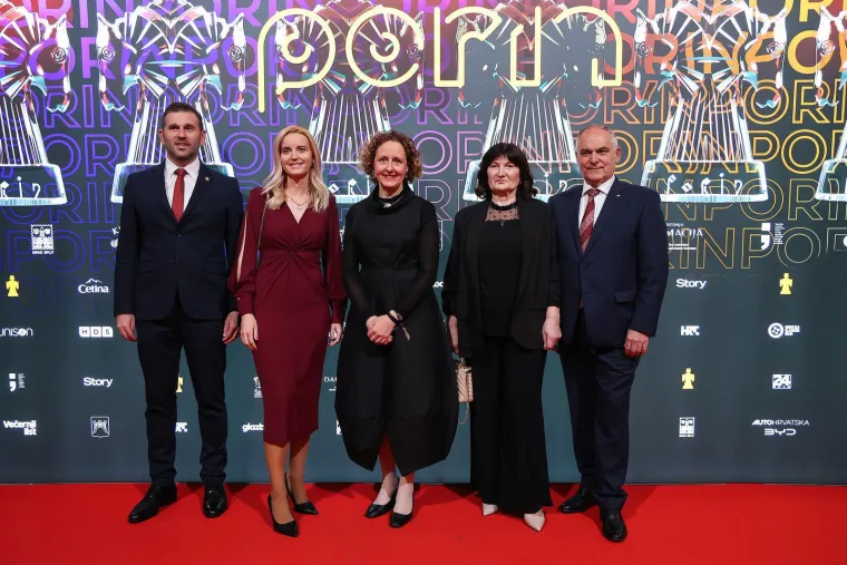 Giulliano, Goran Karan ili Mrle u gaćama: Ne zna se tko je &scaron;armantniji na dodjeli Porina