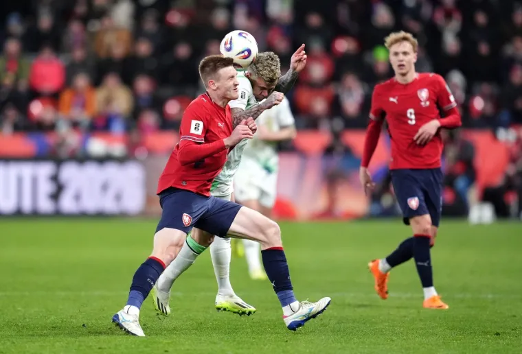 Nogometa&scaron; ostao nepomično ležati, stadion je utihnuo i uslijedila je drama