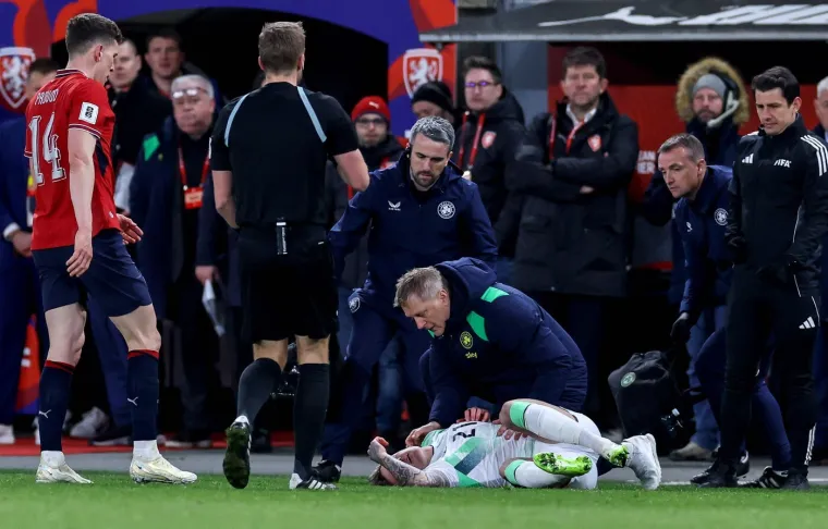 Nogometa&scaron; ostao nepomično ležati, stadion je utihnuo i uslijedila je drama