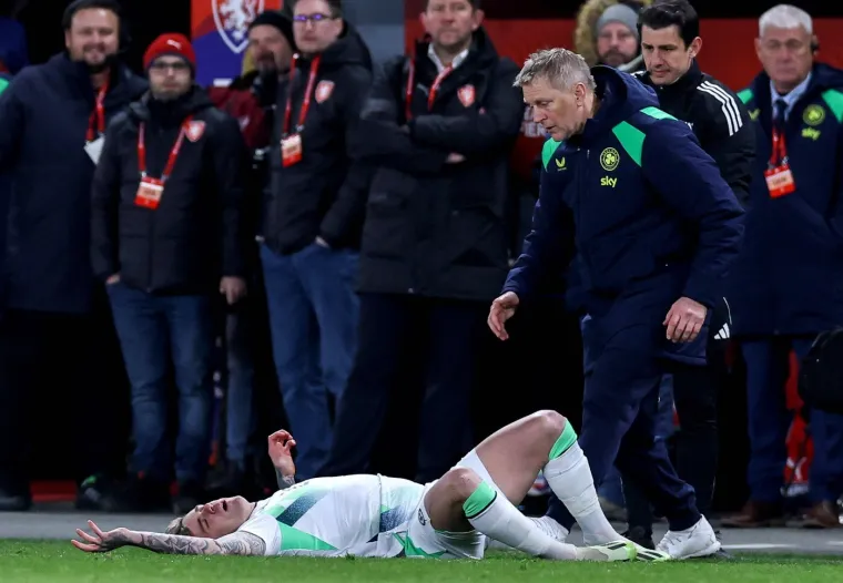 Nogometa&scaron; ostao nepomično ležati, stadion je utihnuo i uslijedila je drama