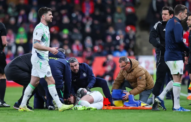 Nogometa&scaron; ostao nepomično ležati, stadion je utihnuo i uslijedila je drama