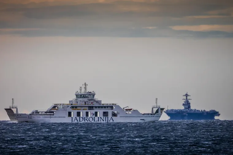 Fascinantni novi prizori američke grdosije u Splitu: Pogledajte tu veličinu u odnosu na grad