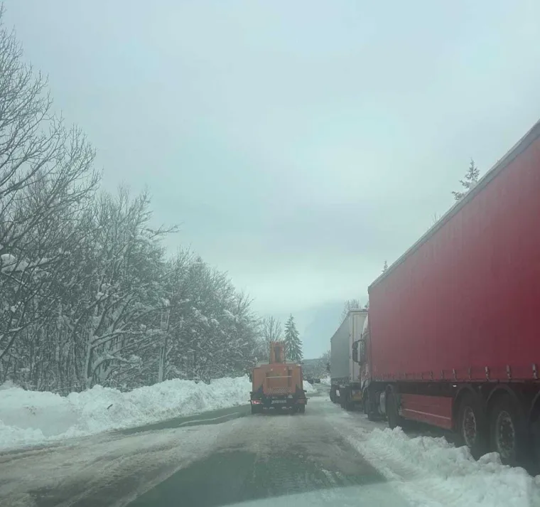 Pogledajte na &scaron;to liči stara cesta prema moru: 'Cijeli život se tu vozim, ovo jo&scaron; nisam doživila'