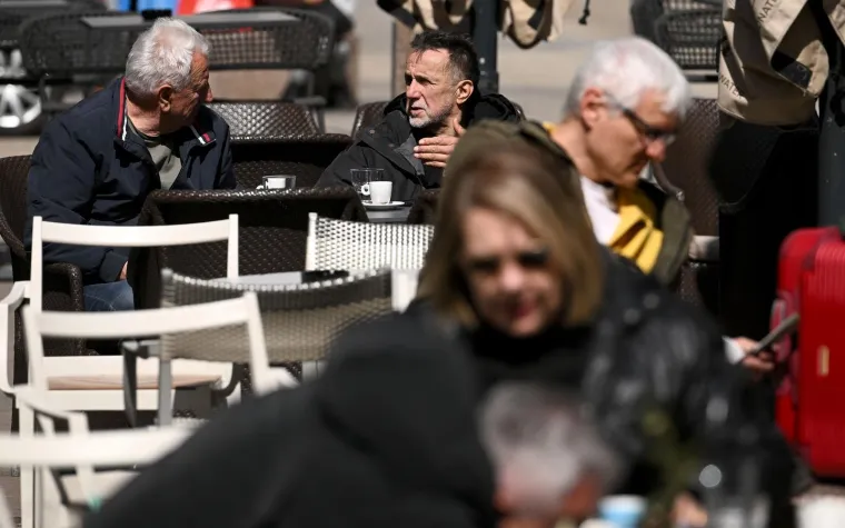 Svi su se okretali za dekolteom: Brojne ljepotice 'zapalile' zagrebačku &scaron;picu