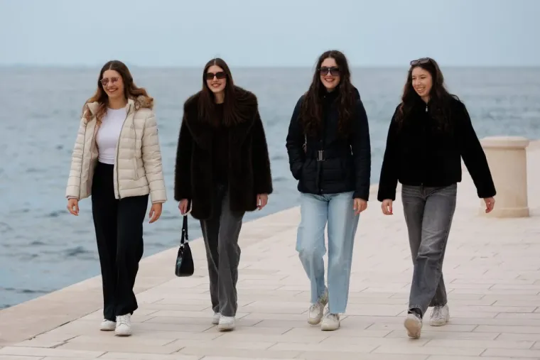 Ma tako to radi kraljica zadarske &scaron;pice: Atraktivna Marija ponovno 'oduzimala dah' prolaznicima