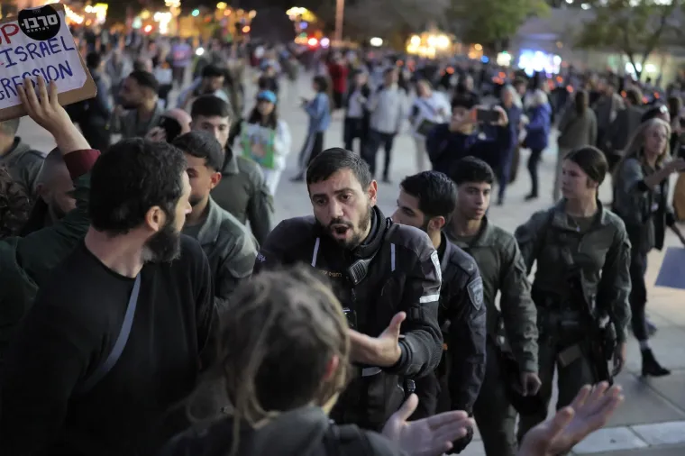 Pogledajte &scaron;to su Iranci poslali na Izrael: U Tel Avivu razbijen antiratni prosvjed