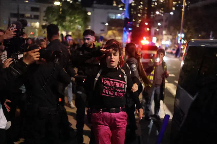 Pogledajte &scaron;to su Iranci poslali na Izrael: U Tel Avivu razbijen antiratni prosvjed