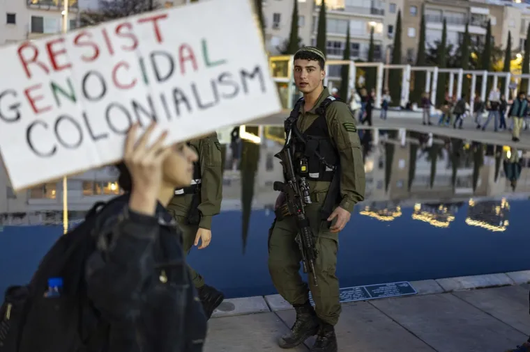 Pogledajte &scaron;to su Iranci poslali na Izrael: U Tel Avivu razbijen antiratni prosvjed