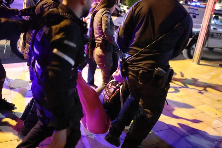 Pogledajte &scaron;to su Iranci poslali na Izrael: U Tel Avivu razbijen antiratni prosvjed