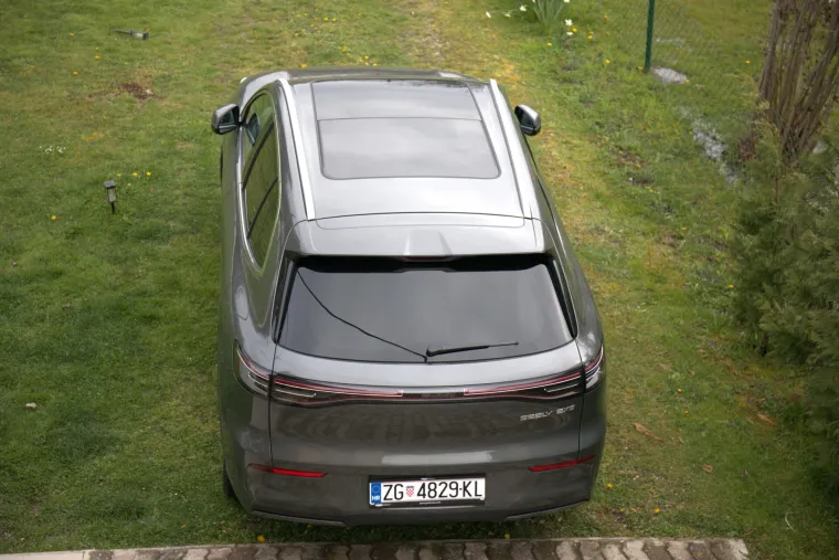 SUV koji ru&scaron;i predrasude: Izgleda skromno, ali iznutra skriva pravu tehnolo&scaron;ku zvijer