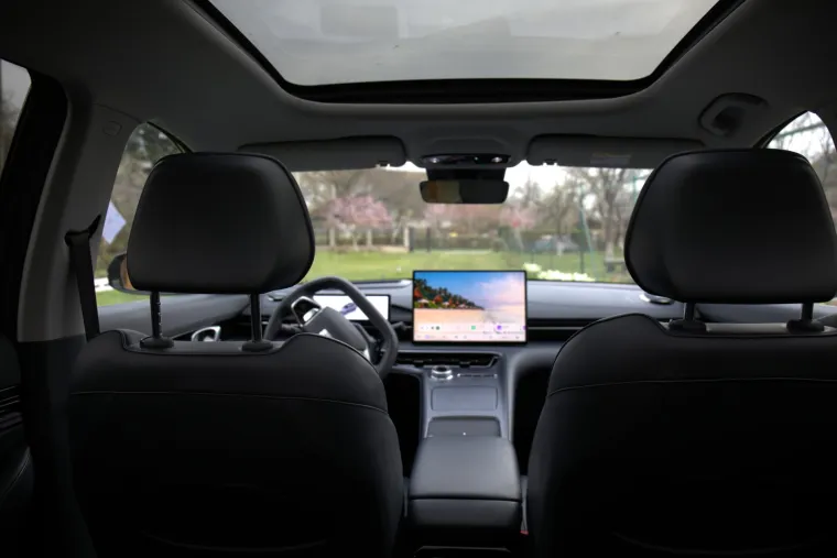 SUV koji ru&scaron;i predrasude: Izgleda skromno, ali iznutra skriva pravu tehnolo&scaron;ku zvijer