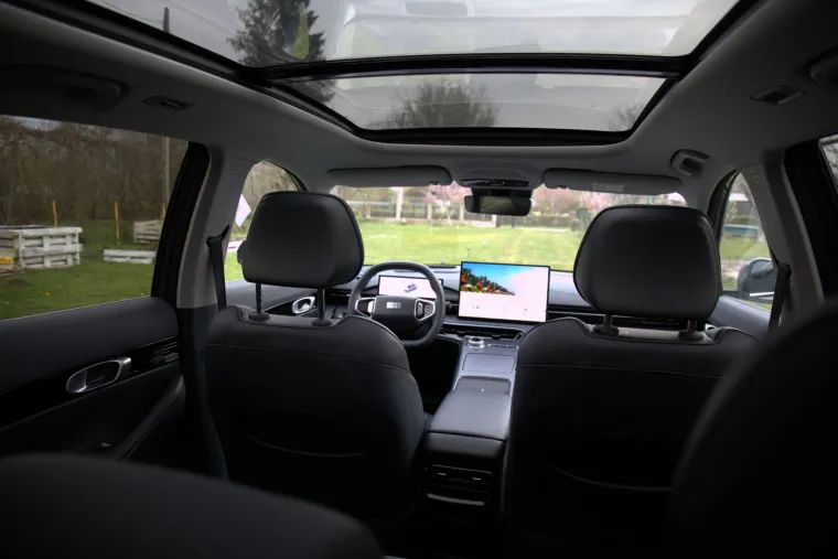 SUV koji ru&scaron;i predrasude: Izgleda skromno, ali iznutra skriva pravu tehnolo&scaron;ku zvijer