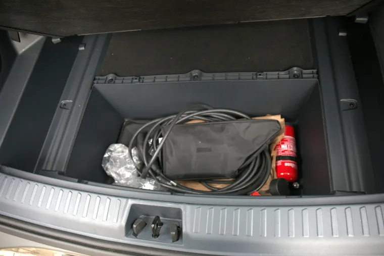 SUV koji ru&scaron;i predrasude: Izgleda skromno, ali iznutra skriva pravu tehnolo&scaron;ku zvijer