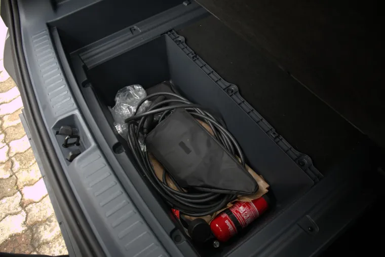 SUV koji ru&scaron;i predrasude: Izgleda skromno, ali iznutra skriva pravu tehnolo&scaron;ku zvijer