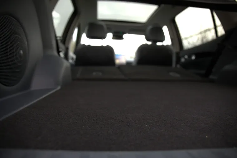 SUV koji ru&scaron;i predrasude: Izgleda skromno, ali iznutra skriva pravu tehnolo&scaron;ku zvijer