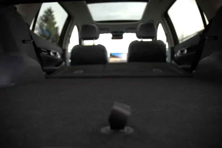 SUV koji ru&scaron;i predrasude: Izgleda skromno, ali iznutra skriva pravu tehnolo&scaron;ku zvijer