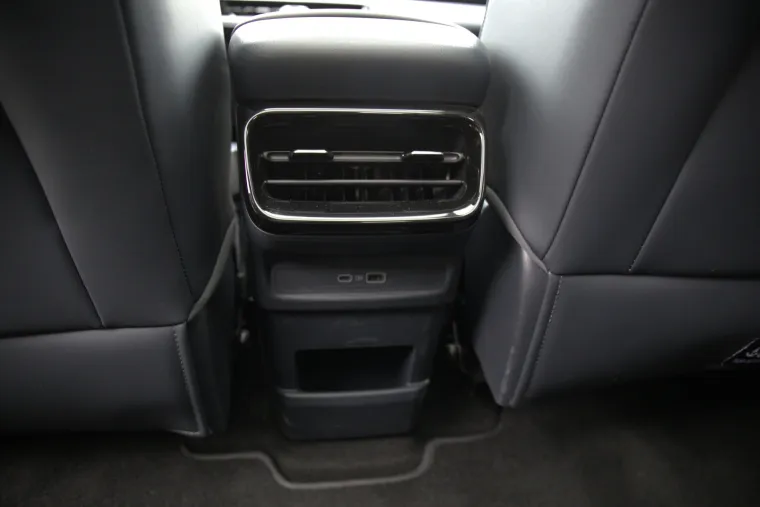 SUV koji ru&scaron;i predrasude: Izgleda skromno, ali iznutra skriva pravu tehnolo&scaron;ku zvijer