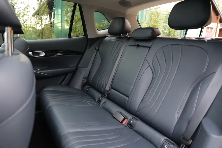 SUV koji ru&scaron;i predrasude: Izgleda skromno, ali iznutra skriva pravu tehnolo&scaron;ku zvijer