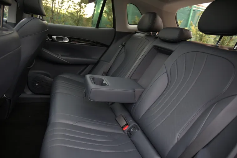 SUV koji ru&scaron;i predrasude: Izgleda skromno, ali iznutra skriva pravu tehnolo&scaron;ku zvijer