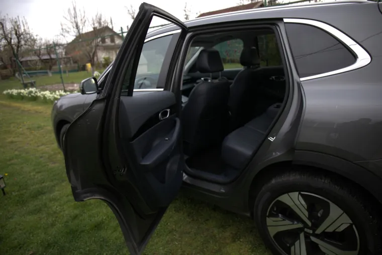 SUV koji ru&scaron;i predrasude: Izgleda skromno, ali iznutra skriva pravu tehnolo&scaron;ku zvijer