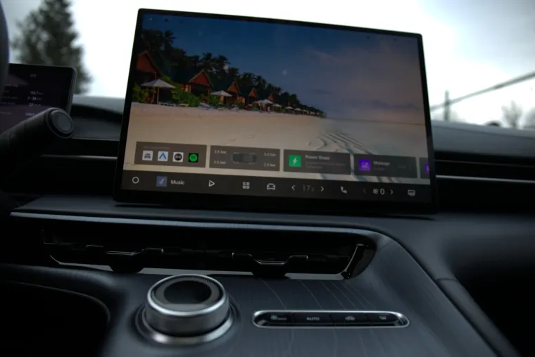 SUV koji ru&scaron;i predrasude: Izgleda skromno, ali iznutra skriva pravu tehnolo&scaron;ku zvijer