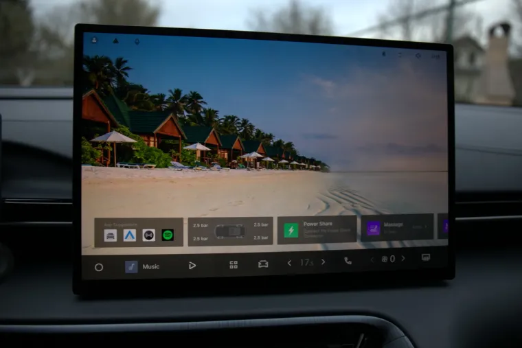 SUV koji ru&scaron;i predrasude: Izgleda skromno, ali iznutra skriva pravu tehnolo&scaron;ku zvijer