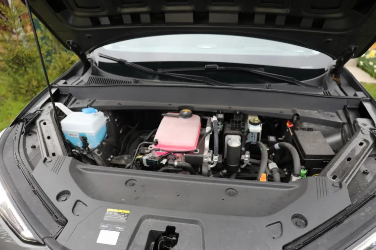 SUV koji ru&scaron;i predrasude: Izgleda skromno, ali iznutra skriva pravu tehnolo&scaron;ku zvijer