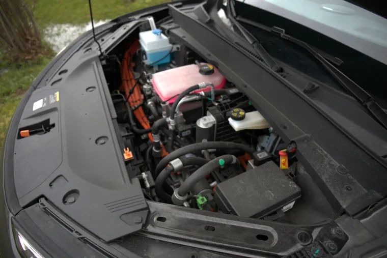 SUV koji ru&scaron;i predrasude: Izgleda skromno, ali iznutra skriva pravu tehnolo&scaron;ku zvijer