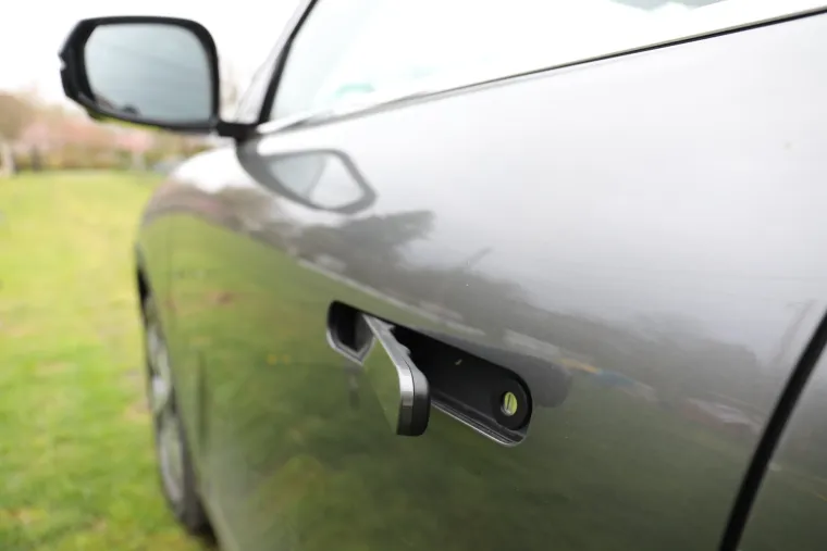 SUV koji ru&scaron;i predrasude: Izgleda skromno, ali iznutra skriva pravu tehnolo&scaron;ku zvijer