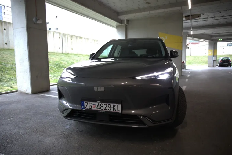 SUV koji ru&scaron;i predrasude: Izgleda skromno, ali iznutra skriva pravu tehnolo&scaron;ku zvijer