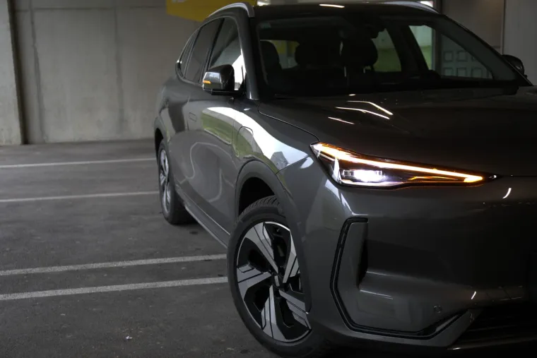 SUV koji ru&scaron;i predrasude: Izgleda skromno, ali iznutra skriva pravu tehnolo&scaron;ku zvijer