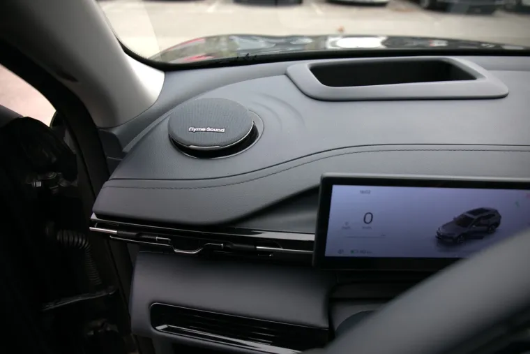 SUV koji ru&scaron;i predrasude: Izgleda skromno, ali iznutra skriva pravu tehnolo&scaron;ku zvijer