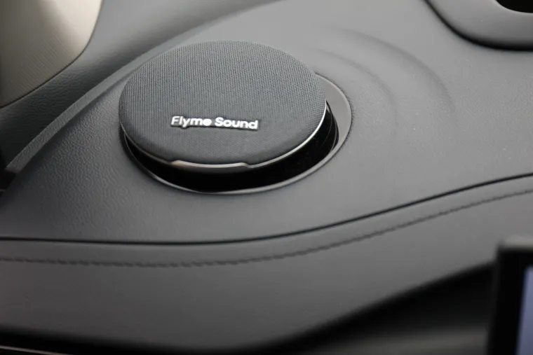 SUV koji ru&scaron;i predrasude: Izgleda skromno, ali iznutra skriva pravu tehnolo&scaron;ku zvijer