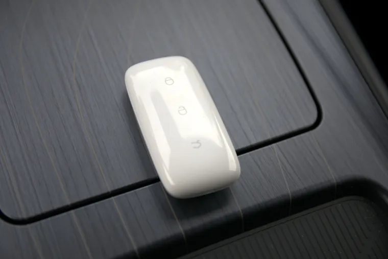 SUV koji ru&scaron;i predrasude: Izgleda skromno, ali iznutra skriva pravu tehnolo&scaron;ku zvijer