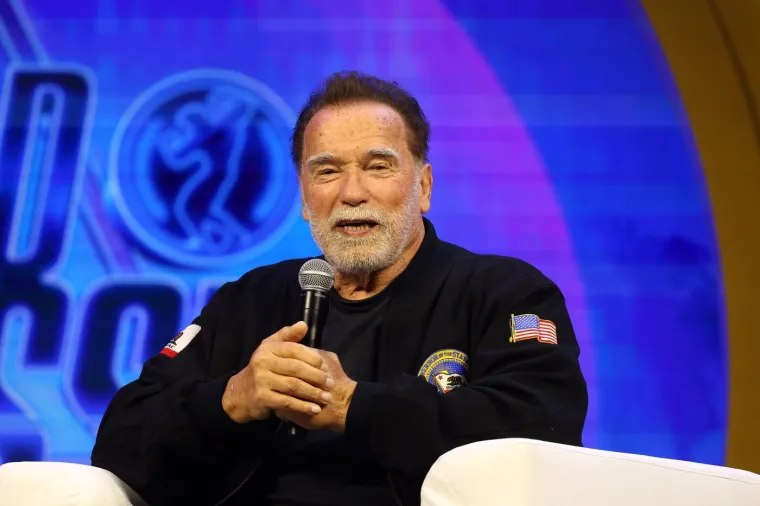 Arnoldov sin razbio konkurenciju: Mučio se s debljinom, a sada dominira očevom scenom