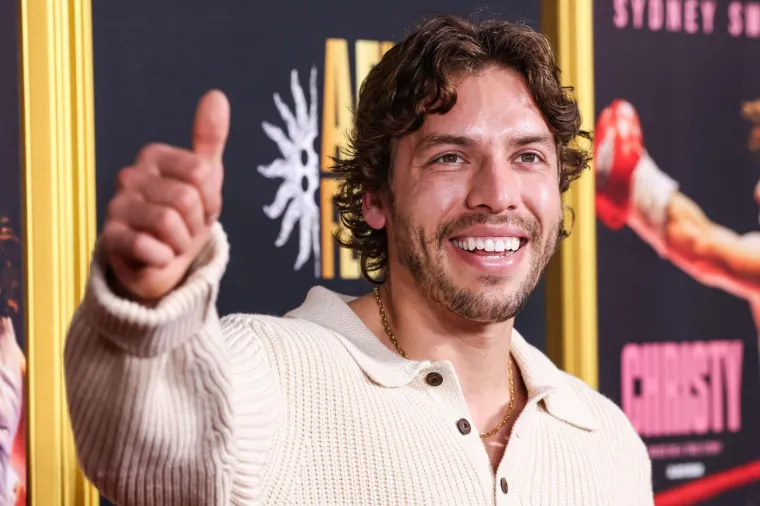 Arnoldov sin razbio konkurenciju: Mučio se s debljinom, a sada dominira očevom scenom