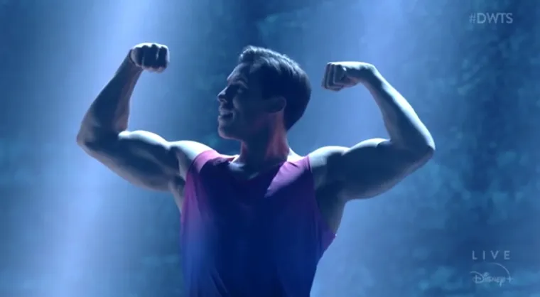 Arnoldov sin razbio konkurenciju: Mučio se s debljinom, a sada dominira očevom scenom