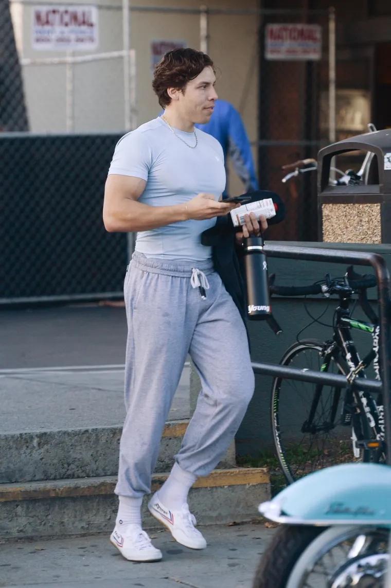 Arnoldov sin razbio konkurenciju: Mučio se s debljinom, a sada dominira očevom scenom